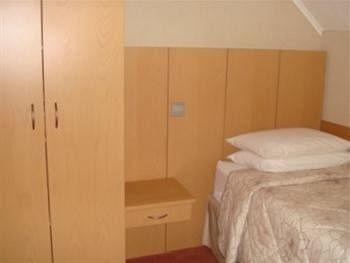 The Thistlewood Urmston Luaran gambar